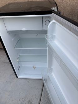 Mini fridge