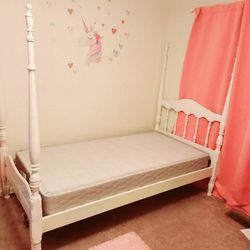 Twin Size Wood Bed (White) With Box Springs