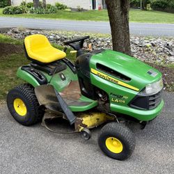 John Deere Riding Mower 