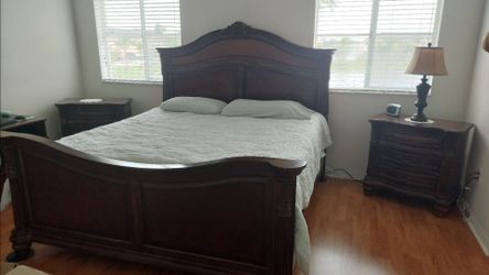 4 piece Kevin Charles, Traditional  King Size bedroom set