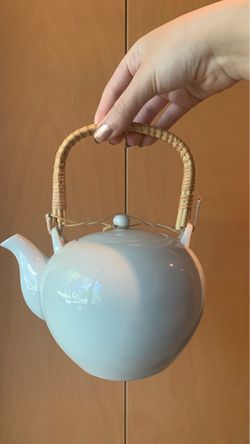 White tea pot