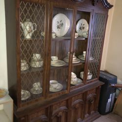 2 China Cabinets 2 Glass Tables 