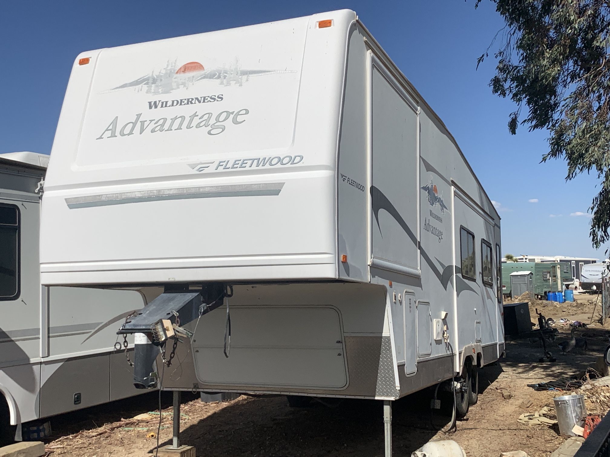 2005 Fleetwood Advantage Wilderness 32’
