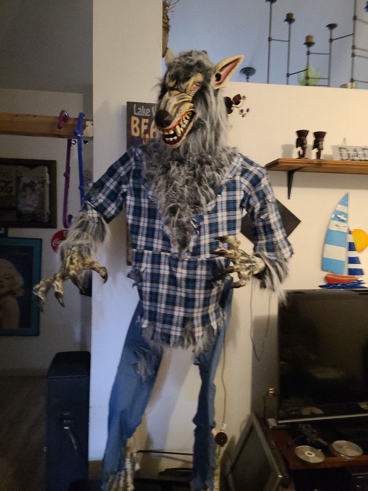 Wiley The Werwolf  With Led Motion And Sound 