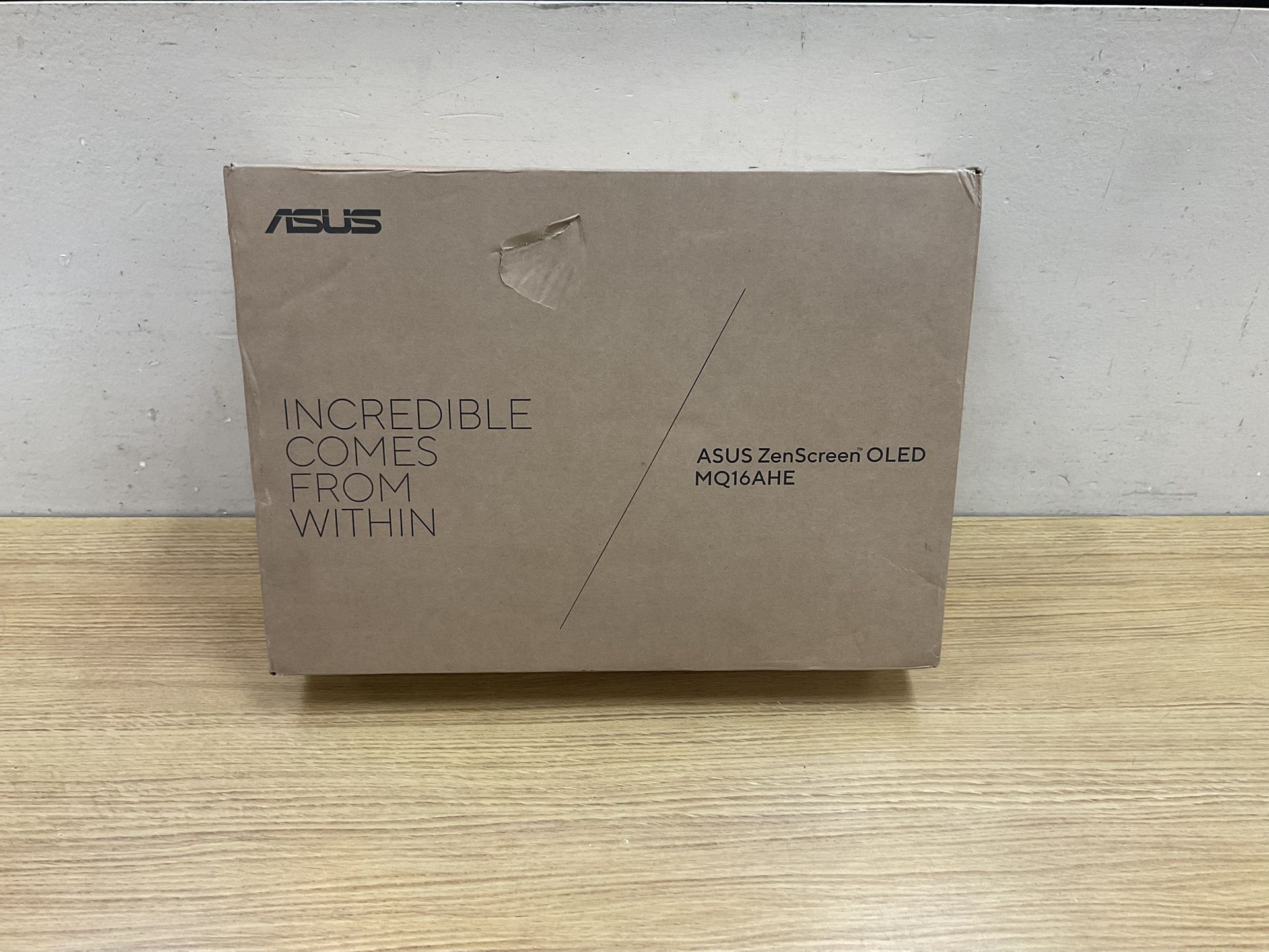 ASUS ZENSCREEN 15.6” OLED 60HZ USB-C FULL HD PORTABLE MONITOR (MQ16AHE), BRAND NEW