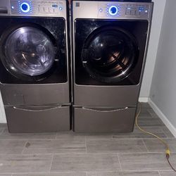 Washer and Gas Dryer Set