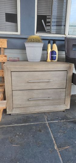 2-Drawer Nightstand / End Table