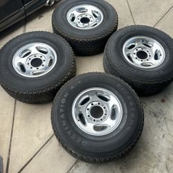 Dodge ram 2500 wheels and tires 