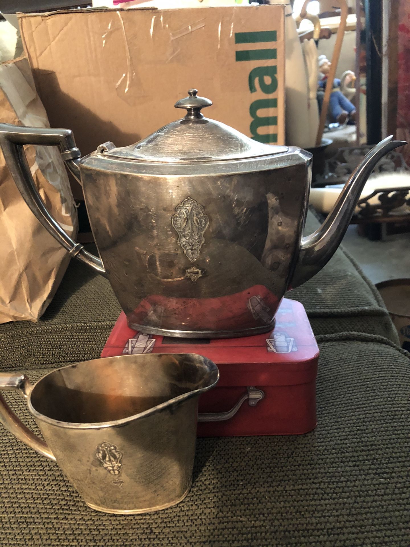 Kettle and creamer vintage