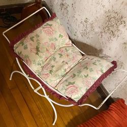 Vanity chair / cat bed