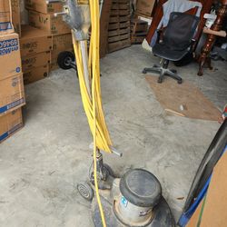 ADVANCE PACESETTER 200HD FLOOR MACHINE
