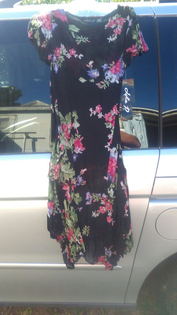 Ladies 2 piece set long skirt and shirt size med