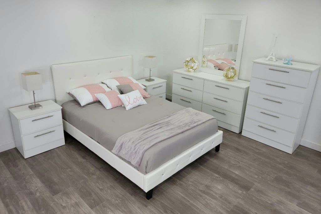 White Bed Room Set  ▪︎ Juego De Dormitorio Blanco 