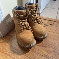 Tiberland Boots Size 6 (used)