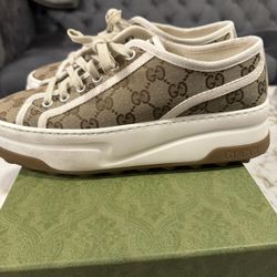 Gucci Women Sneaker 