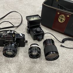 Minolta SR-T 303B Camera Kit 