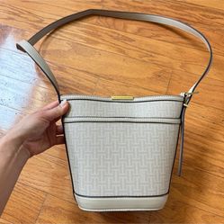 NEW Halston Elegant shoulder bag crossbody
