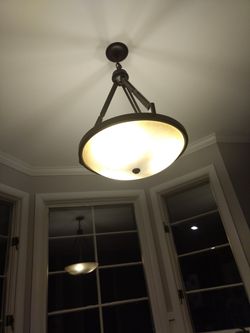 Hanging ceiling light fixture, 3 lights