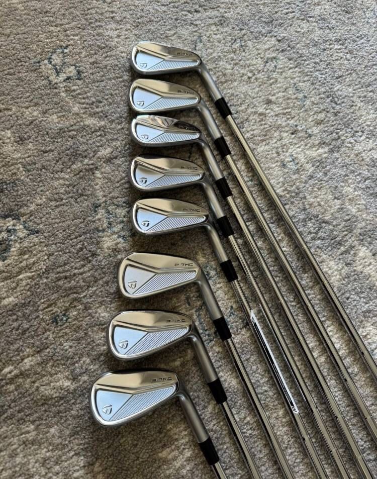 •Nice__ TaylorMade• 23” P - 7MC•