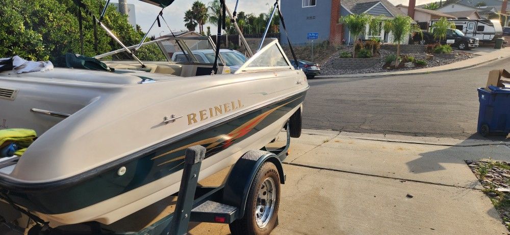 2001 Reinell Boat!