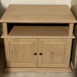 Nice Quality TV  Stand with  Inside Shelf and Door Shelves - Excellent Condition