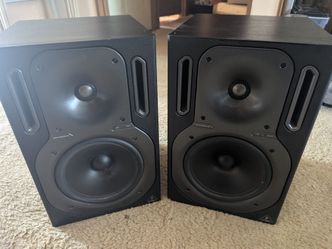 Behringer TRUTH B2031A STUDIO MONITORS (pair)