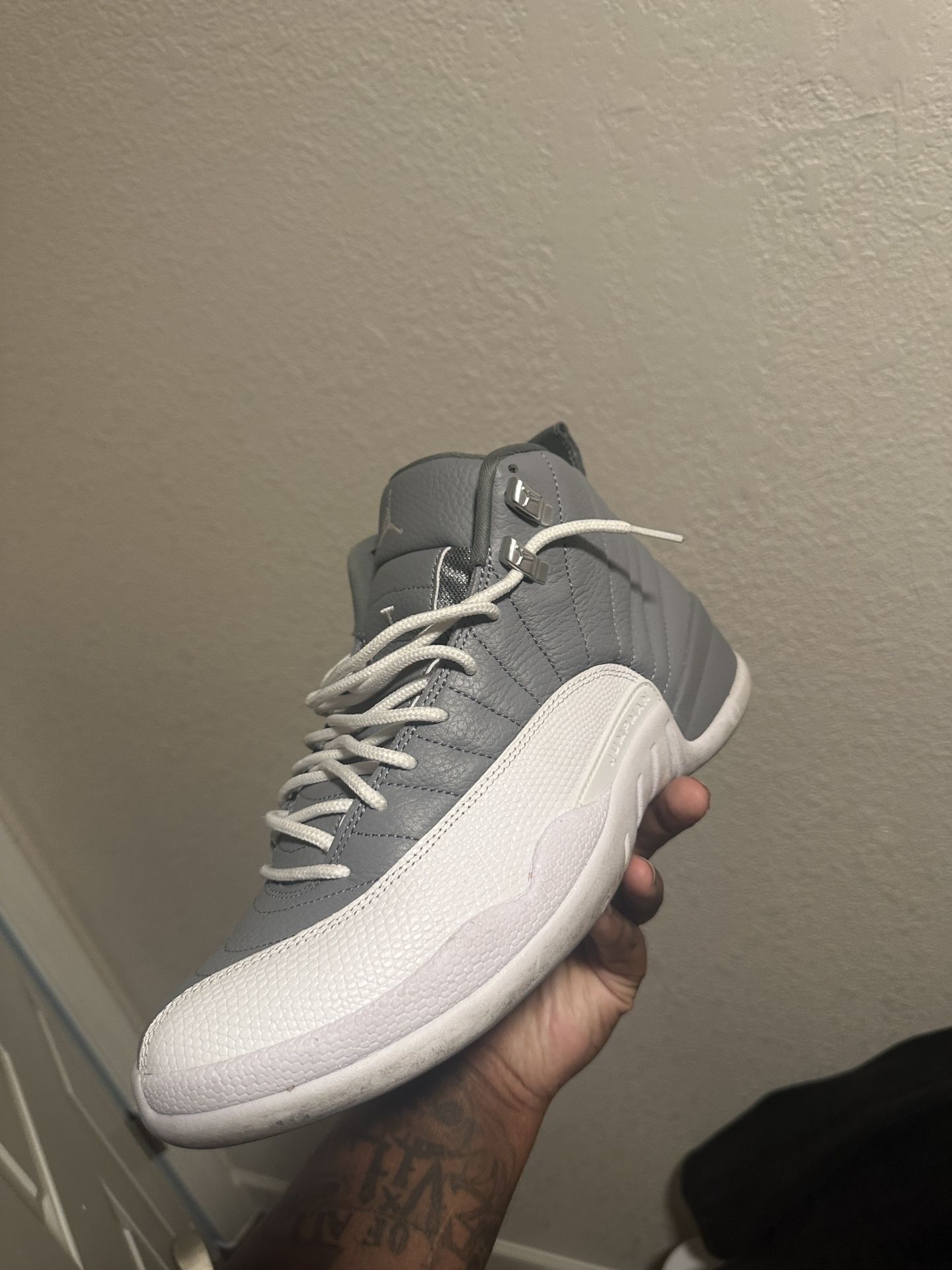 Jordan Retro 12 "Gray/White"