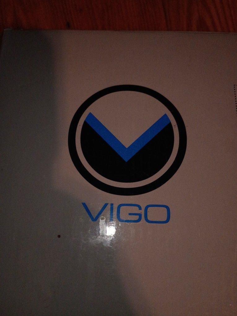 Vigo Antique Style Faucet. Black.