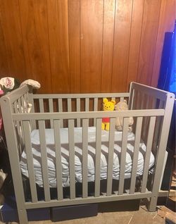 Mini crib
