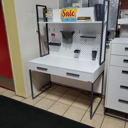 Desk With Hutch
