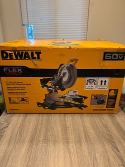 DeWalt FlexVolt 12" Double Bevel Sliding Miter Saw Kit