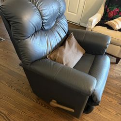 Leather Lazy-Boy Reclining Chair 
