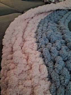 Chenille yarn throw