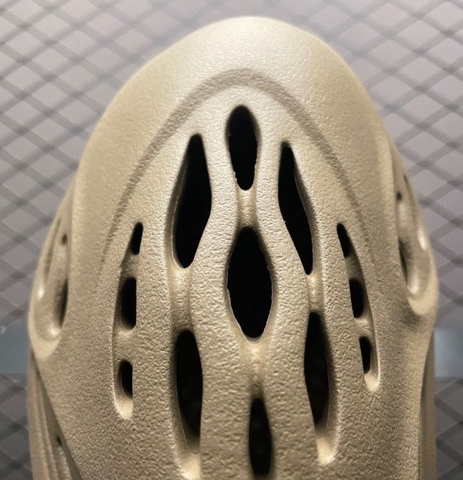 Brand New Yeezy Foam Runner Clay