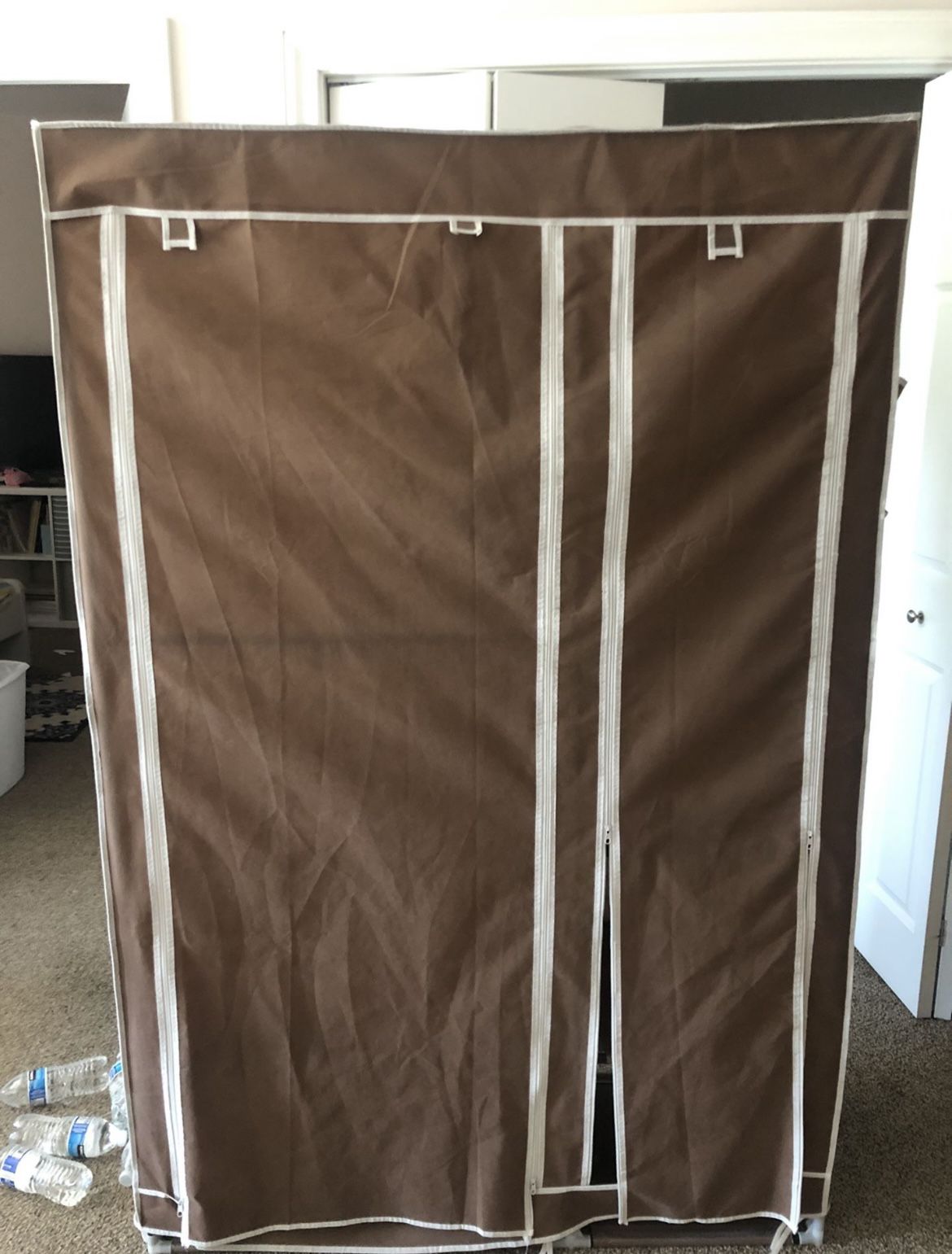 Portable closet for hanging clothes