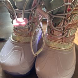 Girl Snow Boots Size 7/8 