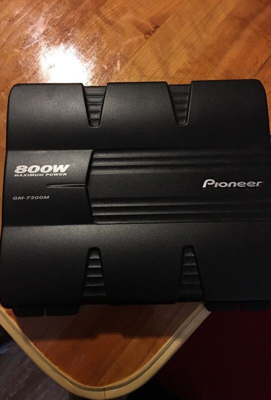 Pioneer GM-7200M 800 watt amp