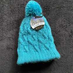 Brand new fleece-lined Gold Medal teal winter knit hat for girls and women