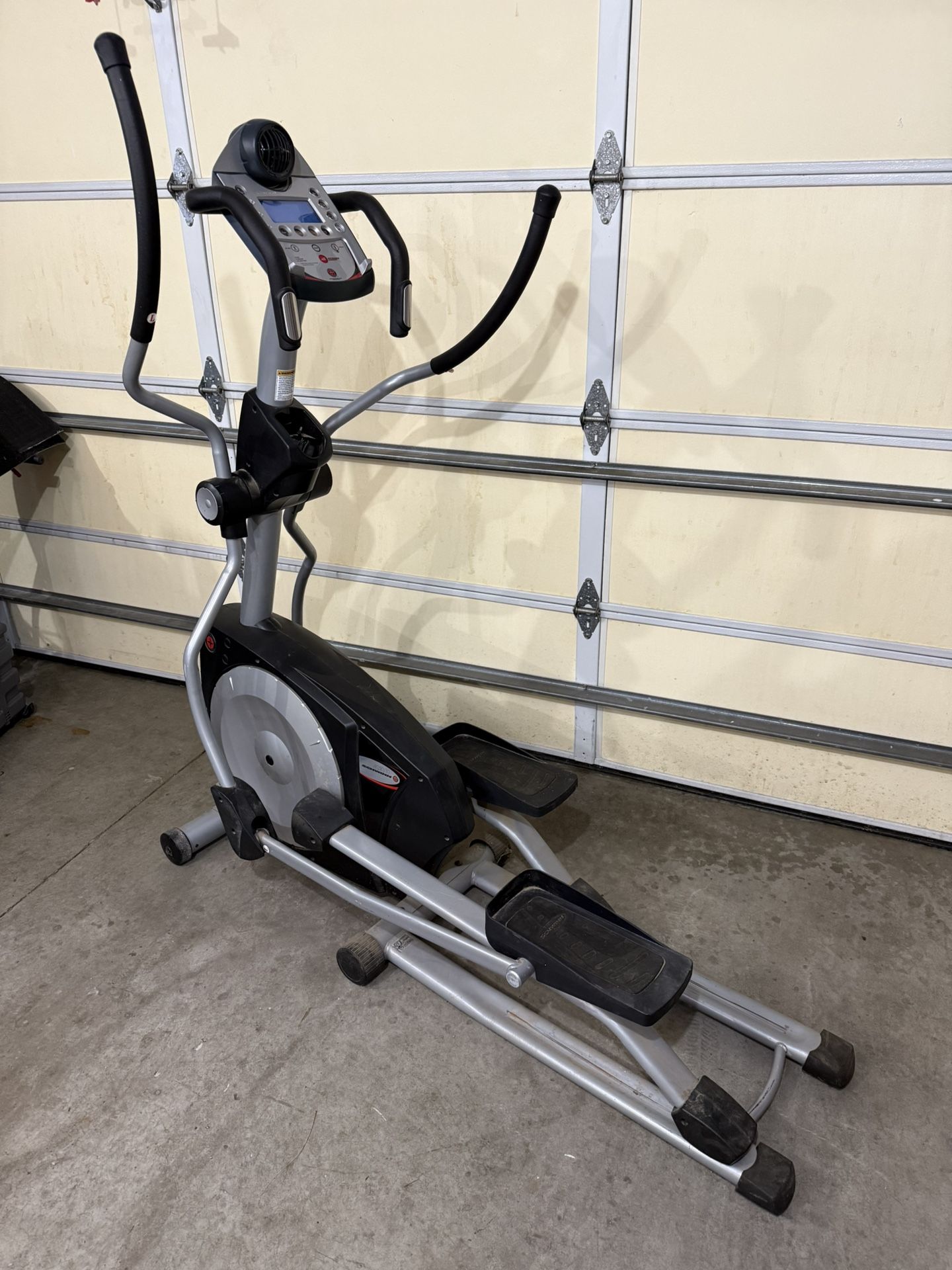 Schwinn Elliptical 438