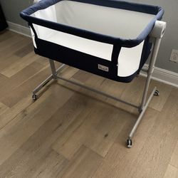 Li’l Pengyu Baby Bassinet Bedside Sleeper