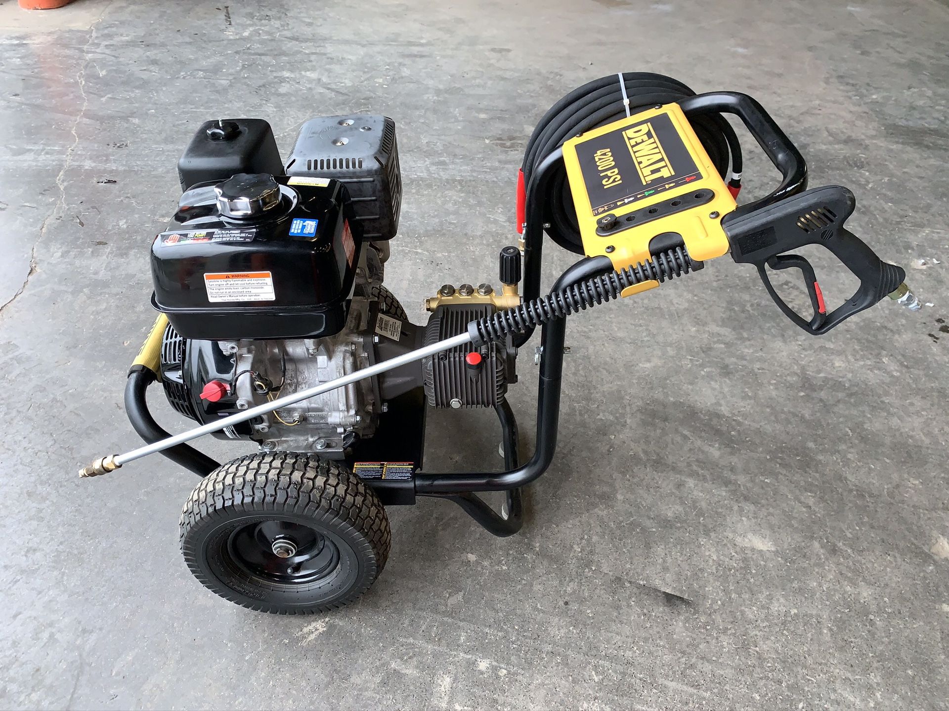 DeWALT DXPW4240 4200 PSI Pressure Washer for Sale in Humble,