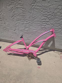 Ladies 26" Electra Beach Cruiser. Step Through frame, Great for a Surfboard.