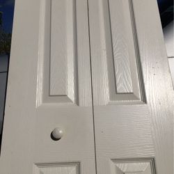 2;  79 In X 23 1/2 In Interior Closest Dors 