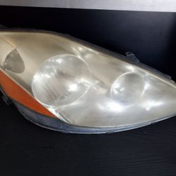 06 - 10 Toyota Sienna Passenger Right Headlight