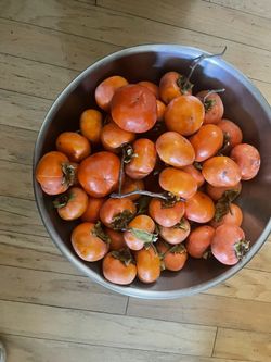 Extremely Sweet, Crunchy And Delicious Organic Persimmons. 12 Pieces For $20