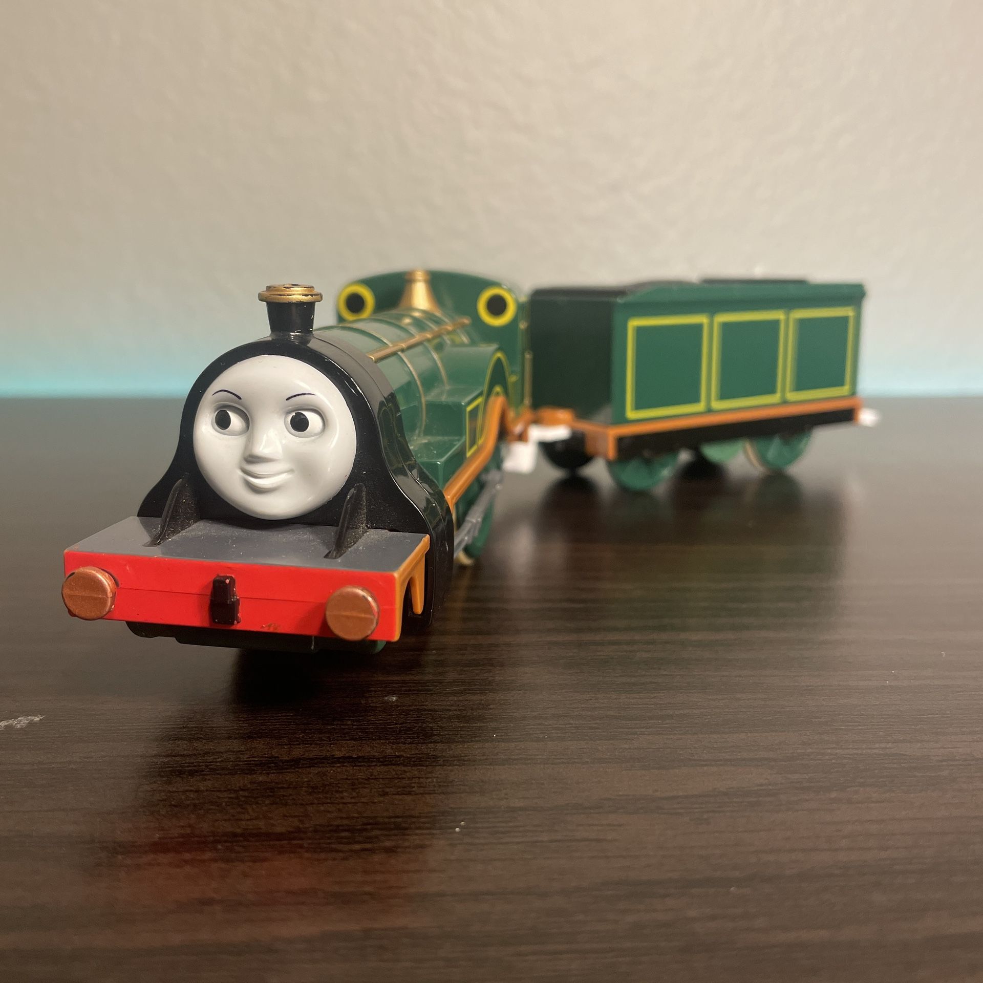 Thomas & Friends Emily 2004 Tomy Motorized Trackmaster Train & Tender WORKS