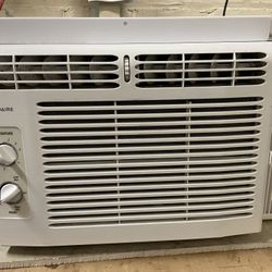 AC Window Unit 