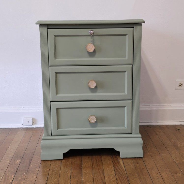 3 Drawer Night Stand
