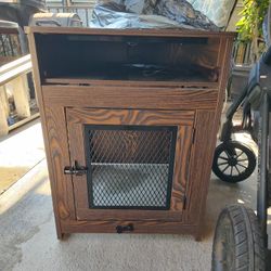 Small Dog Kennel & Desk 