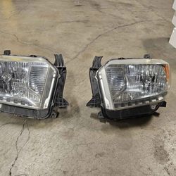 Toyota Tundra headlights